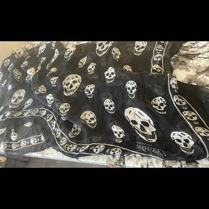 Alexander McQueen Scarf! Black and white!
